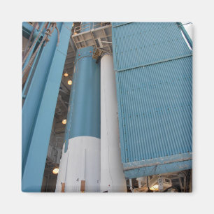 Imã O segundo motor contínuo do foguete é movido no