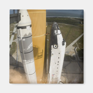 Imã O vaivém espacial Atlantis tira 17