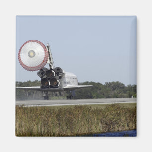 Imã O vaivém espacial Atlantis unfurls sua rampa de