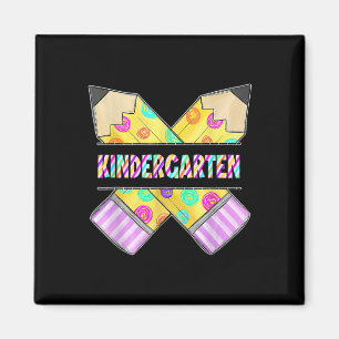 Imã Olá Kindergarten Leopardo Tie Dye Pencil Camiseta