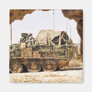 Imã Os soldados dos E.U. conduzem uma patrulha de