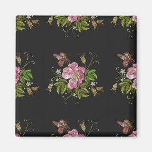 Imã Padrão do bordado floral elegante em preto