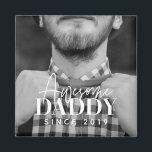 Imã Pai Incrível Desde 20XX Foto Elegante Simples<br><div class="desc">Esta design simples e moderna é composta por tipografia serif e cursiva e adiciona uma foto personalizada</div>