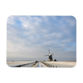 Ímã Paisagem de inverno com neve e moinho de vento na