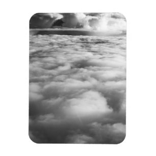 Ímã Paisagem de nuvens sinistra ao nascer do sol.