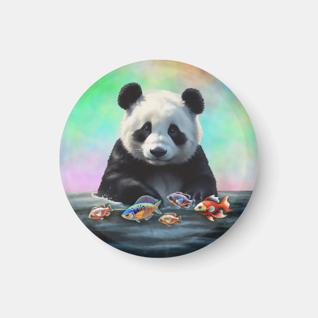 Imã Panda contempla peixes coloridos nadando (Frente)