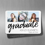 Ímã Parabéns Mais velho 3 Foto para Graduação<br><div class="desc">Adicione 3 fotos, além do nome e ano do formando. O formando está em uma fonte moderna e russa escrita à mão que pode ser usada para as caras ou meninas. Mostre ao estilo as fotos do seu Mais velho. Celebrar os formandos com uma festa de jardim para adolescentes ou...</div>