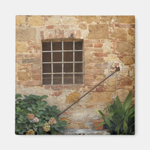 Imã Parede de janelas e de pedras antigas, Pienza, It