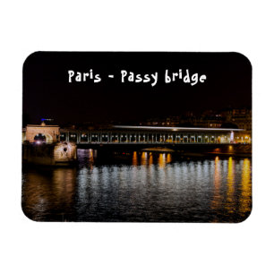Ímã Passagem de Passy à noite
