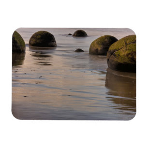 Ímã Pedras de Moeraki na Praia