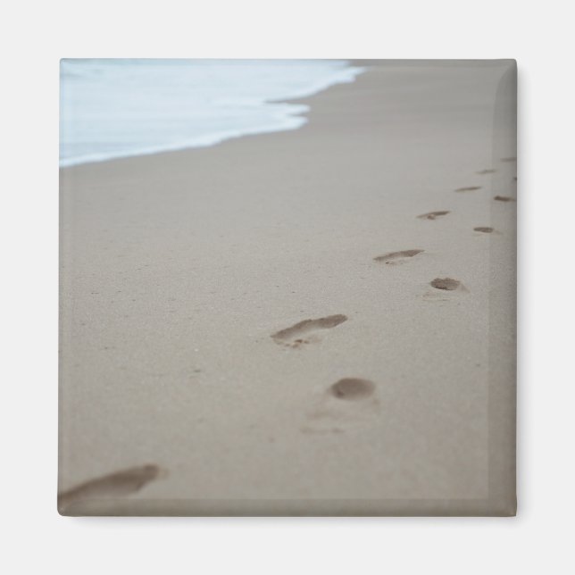 Imã Pegadas em uma praia branca em Moçambique (Frente)