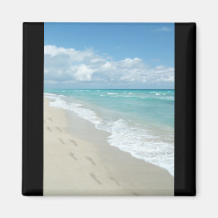 Imã Pegadas em White Sandy Beach, Scenic Aqua Blue