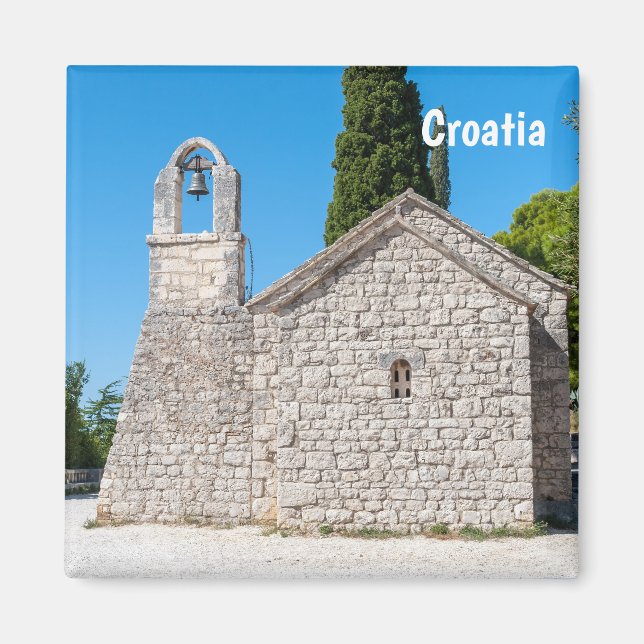 Imã Pequena igreja na colina de Marjan perto de Split  (Frente)