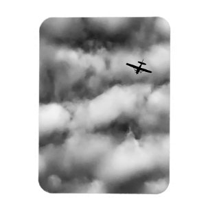 Ímã Pequeno Avião Voando no Céu Nublado Foto