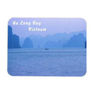 Ímã Pequeno navio de pesca em Ha Long Bay - Vietname