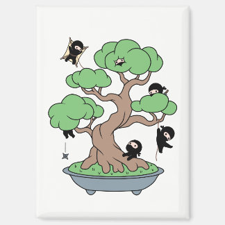 Imã Pequenos Ninjas em Bonsai Tree
