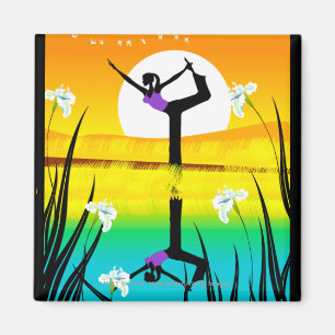 Imã Perfil lateral de uma ioga praticando da mulher