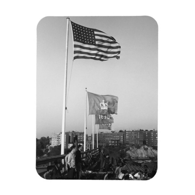 Ímã Pessoas em caçadores furtivos (Vertical)