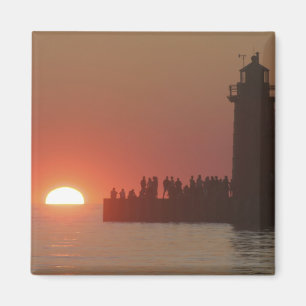 Imã Pessoas farol pôr do sol silhueta ao sul