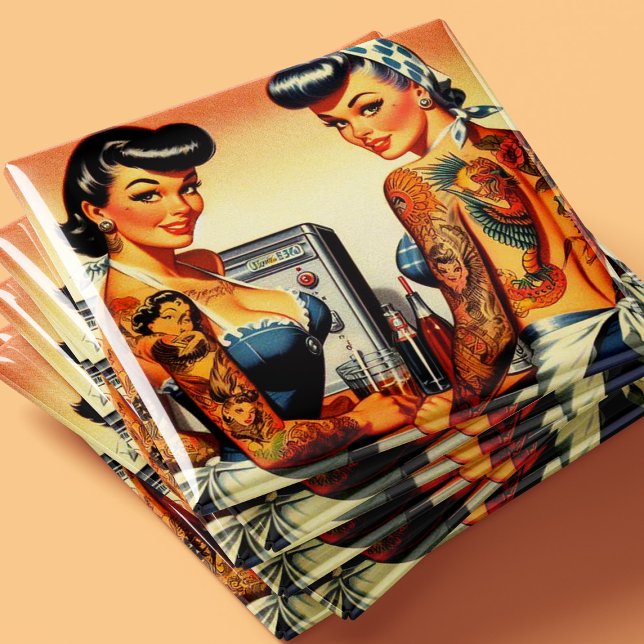 Imã Pin-ups Vintage Tatuadas (Criador carregado)