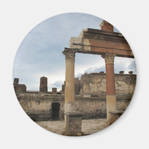 Imã Pompeii - colunas restantes da arcada