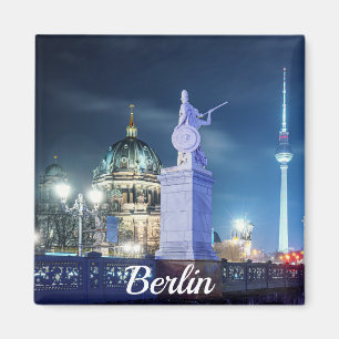 Imã Ponte de pedra perto da Catedral de Berlim, na Ale