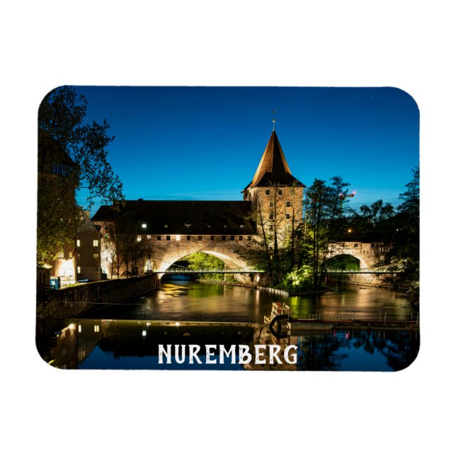 Ímã Ponte medieval antiga à noite em Nuremberg (Horizontal)