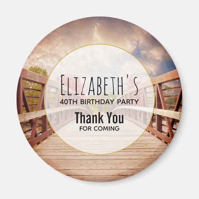 Imã Ponte rustica de madeira no campo de aniversário (Frente)