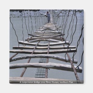 Imã Ponte suspensa sobre o rio Hunza, Pak norte