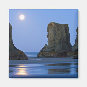 Imã Pôr da lua, Praia de Bandon, Oregon.