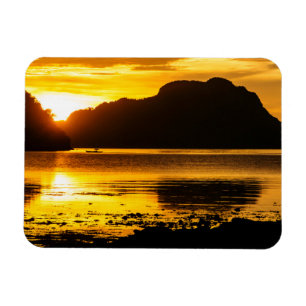 Ímã Pôr do sol dourado sobre a baía