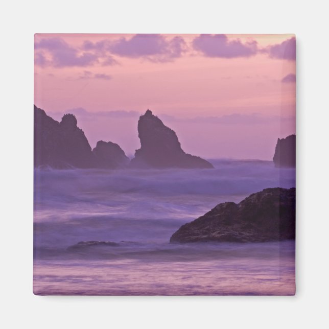 Imã Pôr do sol em Bandon Beach Sea Stacks. (Frente)