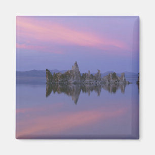 Imã Pôr do sol no Mono Lake, CA.