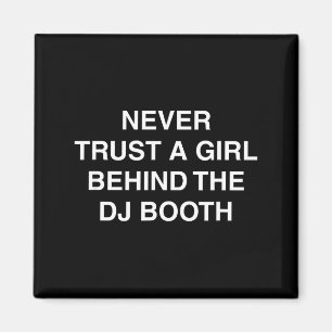 Imã Por trás da cabine do dj meme engraçado de techno