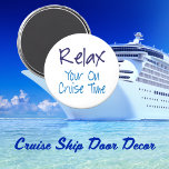 Imã Porta de Stateroom de Cabin Cruise Funny<br><div class="desc">Diversão e engraçada nave de cruzeiro com porta de cabana. Relaxe O Seu Tempo De Cruzeiro. Aproveite seus viagens de férias longe de casa e do trabalho. Divirta-se. Este marcador de porta de cabine ajuda-o a encontrar o seu estado enquanto cruzava num navio. Design moderno e fácil de ler. O...</div>