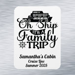 Ímã Porta Do Navio De Viagem De Cruzeiro Da Família<br><div class="desc">Este design pode ser personalizado na área fornecida pela alteração da foto e/ou do texto. Ou pode ser personalizado clicando em Personalizar este Modelo e, em seguida, escolhendo o clique para personalizar mais a opção e excluir ou alterar a cor do plano de fundo, adicionar texto, alterar a cor ou...</div>