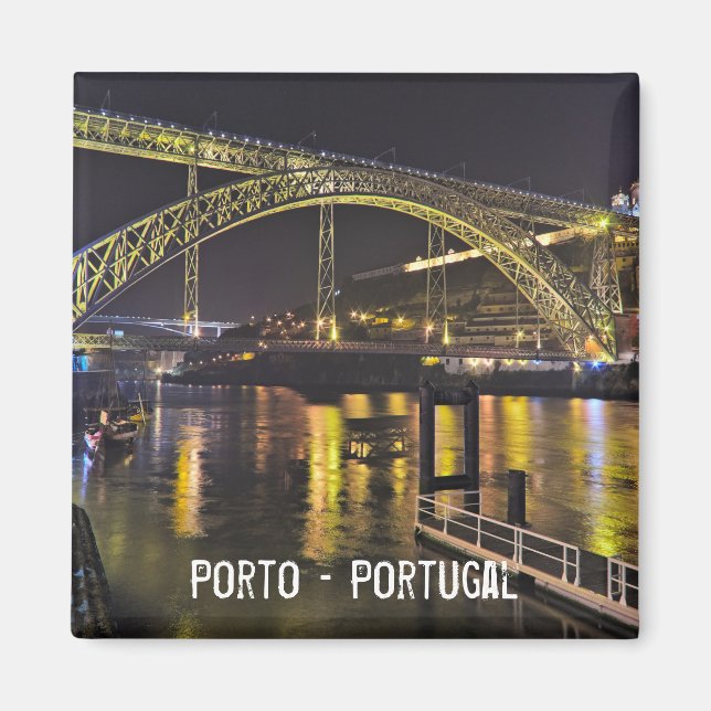 Imã Porto - Portugal. Cena Noturna Perto do Rio Douro (Frente)