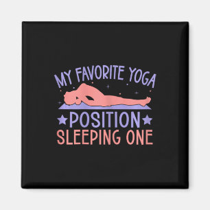 Imã Posição de Yoga Favorita Dormindo Um Yoga Engraçad