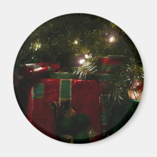 Imã Presentes sob o Natal em árvore