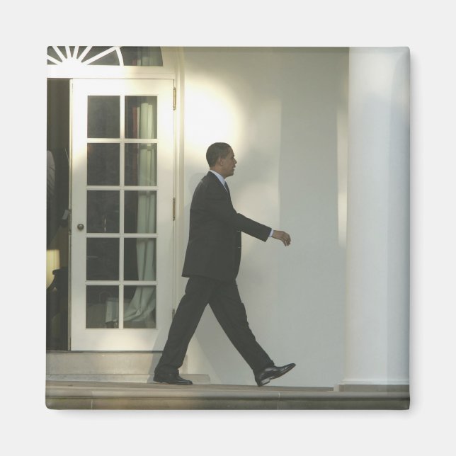 Imã Presidente Barack em profunda reflexão enquanto ca (Frente)
