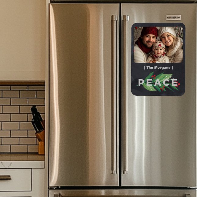 Ímã Preto e Verde Moderno com Holly Berry Peace (Peace Photo christmas Magnet )