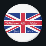 Imã Prince William e Kate<br><div class="desc">* ESTE PRESENTE COMEMORATIVO DE CASAMENTO REAL ESPECIAL DE TIPO UM É PARTE DE UMA SÉRIE DE EDIÇÃO LIMITADA. APENAS 100 DISPONÍVEIS EM CADA ROLAGEM DE ESTILO* PARA MAIS MANUTENÇÕES DE CASAMENTO REAL DE EXCELENTE!</div>