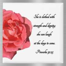 Proverbs 31:25 Bíblia personalizada Versa Rosa ver