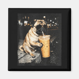 Imã Pug bebendo café gelado cachorro legal óculos engr