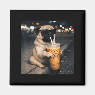 Imã Pug Engraçado Bebendo Café Gelado Meme de Humor Ca