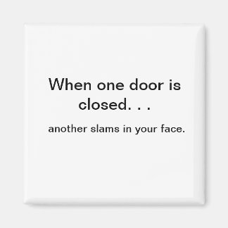 Imã Quando uma porta abre o ímã