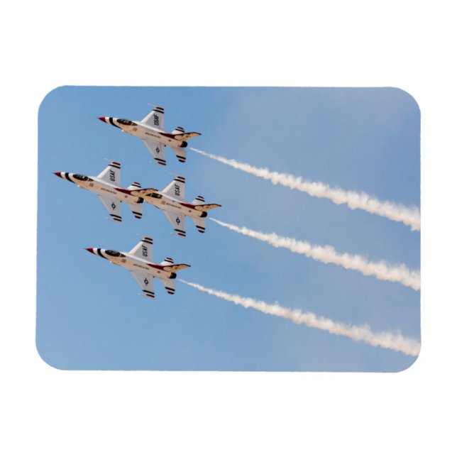 Ímã Quatro F-16 Thunderbirds voam em formação cerrada (Horizontal)