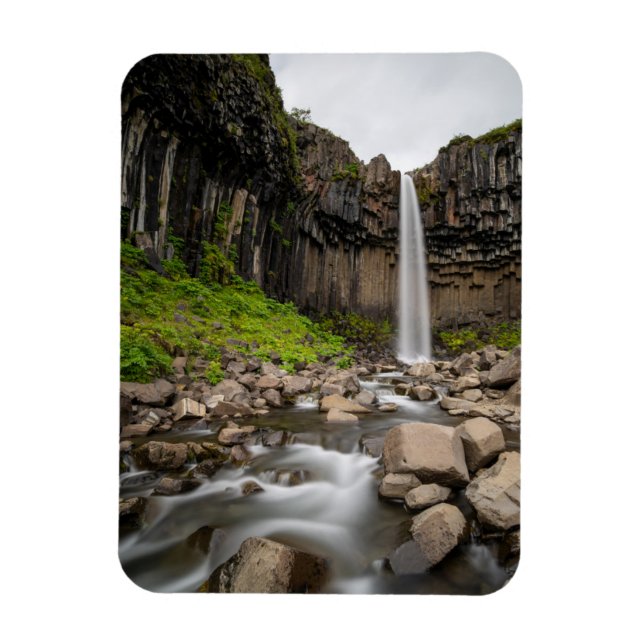 Ímã Quedas | Svartifoss Waterfall, Sul da Islândia (Vertical)
