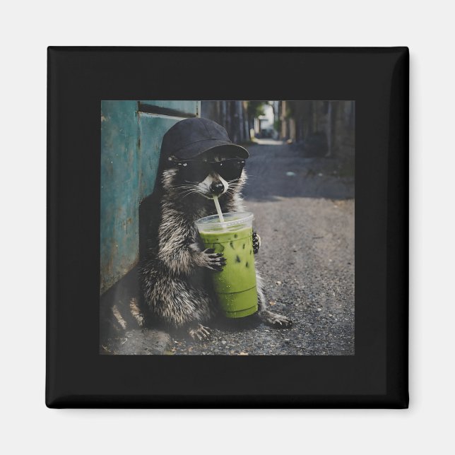 Imã Raccoon drinking matcha latte funny animal meme me (Frente)