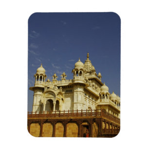 Ímã Rajasthan, Índia Uma mulher em pé e aciente